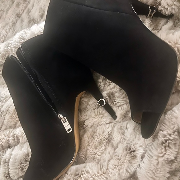 Coach Heels - Picture 10 of 10